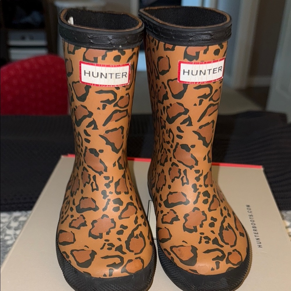 Hunter boots, leopard print size 7 toddler. from a pet and smoke free home.